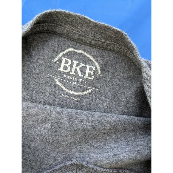 BKE Great Basic V Neck Tshirt Men's Med - Picture 2 of 3